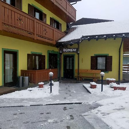 Garni Bonsai Bed & Breakfast Pinzolo Exterior photo