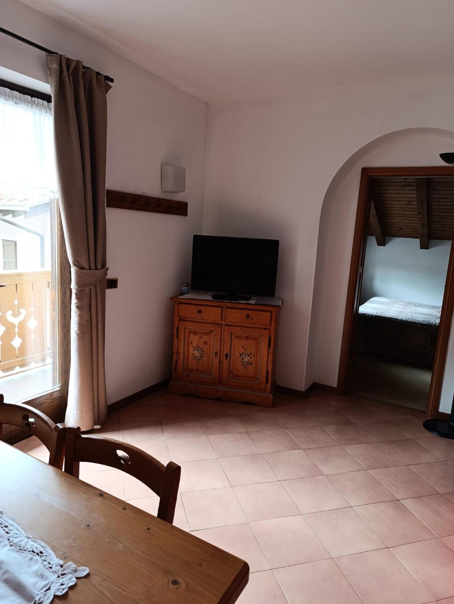 Garni Bonsai Bed & Breakfast Pinzolo Exterior photo